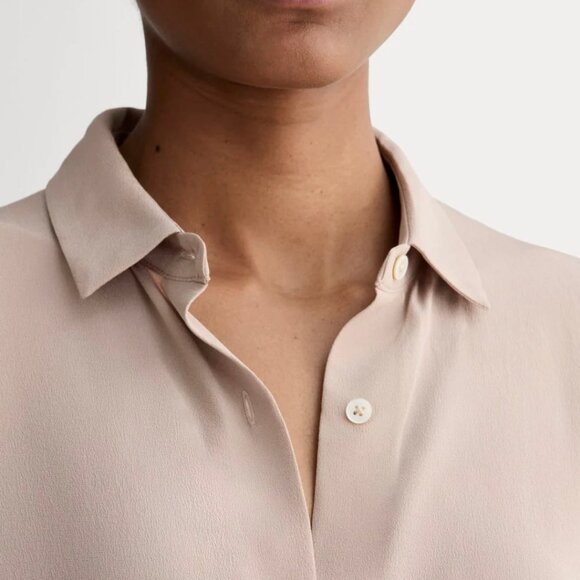 Everlane The Boxy Shirt in Washable Silk - Picture 4 of 16